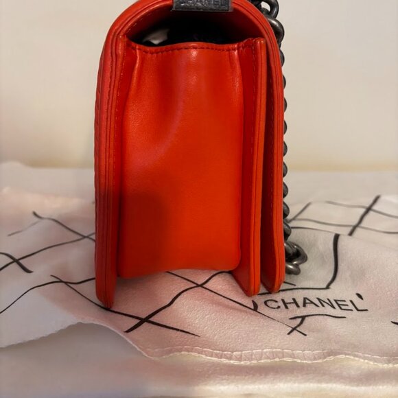 Authentic Chanel Boy Handbag in beautiful Orange Color - very unusual! - Picture 12 of 16